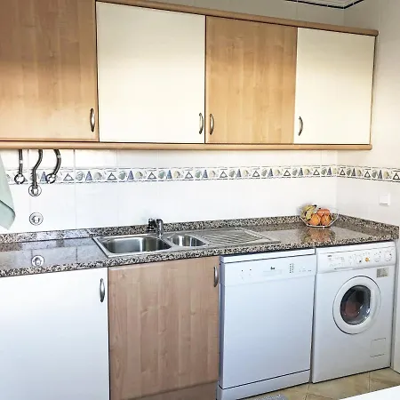 Sunny Terrace - Private Condo, Pool, Garden, Grill & Free Parking