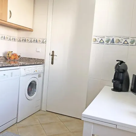 Sunny Terrace - Private Condo, Pool, Garden, Grill & Free Parking Holiday home